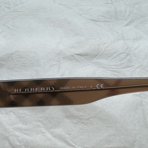 Burberry Nova Check Pattern Aviator Sunglasses - Picture 5 of 8